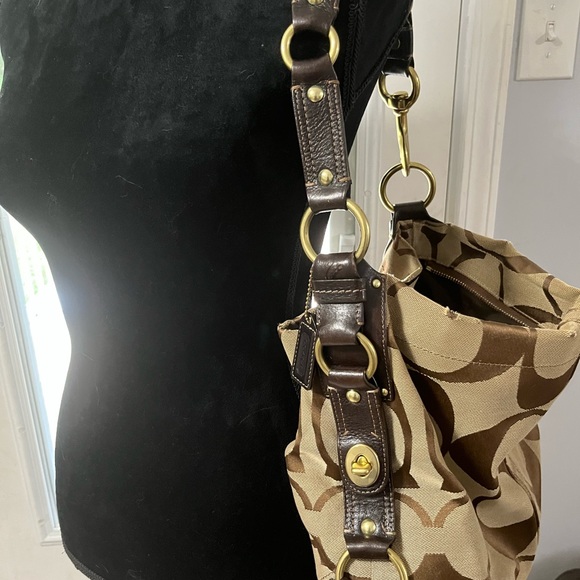 Beautiful Coach Hobo Purse - Picture 15 of 16